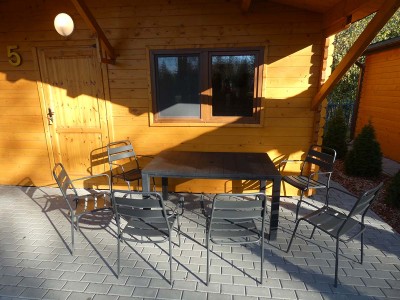 1_domek MAJKA _ zestaw mebli tarasowych_.jpg